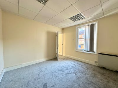 48 High Street South, Dunstable, Office To Let - IMG_6493.JPG