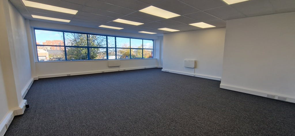 Industrial Unit in Southampton - photo 4