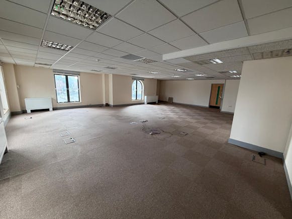 First Floor Suite, Kingswood House, Southend-on-Sea, Office To Let - IMG20251013WA0019.jpg