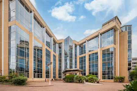 Elstree Tower, Elstree Tower, Borehamwood, Leisure / Office / Retail To Let - p02.jpg