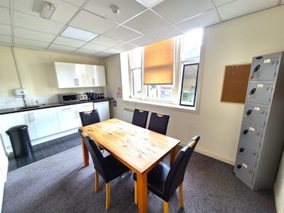 2 Warren Street, Stockport, Retail To Let - 20250624_151951.jpg