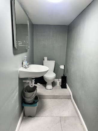 32-34 Chiswick High Road, London, Retail To Let - 7D8875E11B2D455C80F34D6320CC2811.jpeg