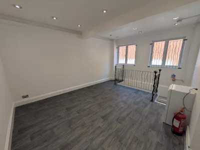 25 Chapel Street, Guildford, Office / Retail To Let - 9507.jpg