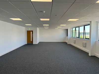 Vantage 41, Aston Clinton, Industrial / Warehouse To Let - 20260811_102457000_iOS.jpg