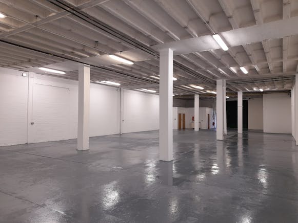 Unit B Consort House, Newbury, Industrial / Warehouse To Let - 20251020_112858.jpg