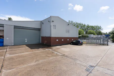 Unit 11, Fairway Trading Estate, Heathrow, Industrial / Warehouse To Let - IW-060626DL-016.jpg