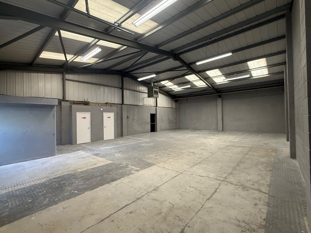 Unit 27 Horcott Industrial Estate - 4.jpg