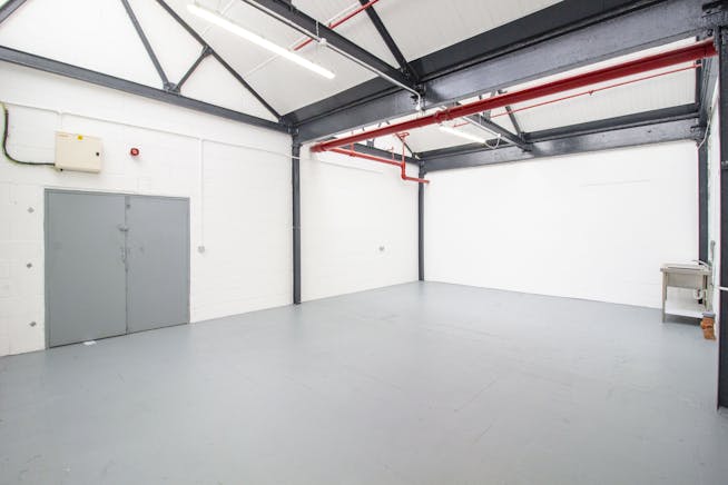 Unit F16, Acton Business Centre, Park Royal, Industrial / Warehouse To Let - 3.jpg