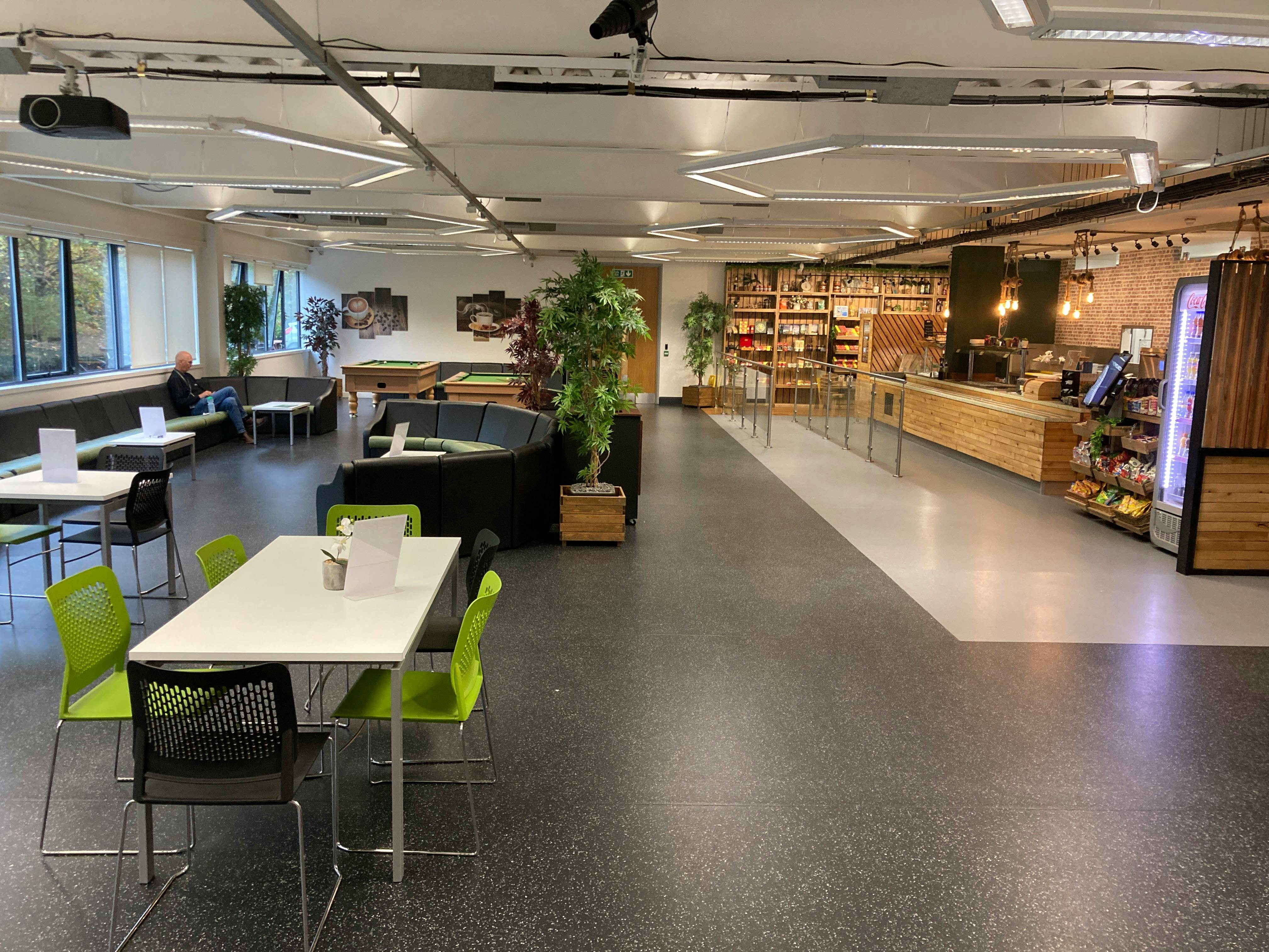 Industrial Unit in Enfield - photo 2