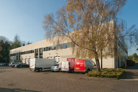 2 Millfield, Watford, Warehouse To Let - adv-crox0065.jpg
