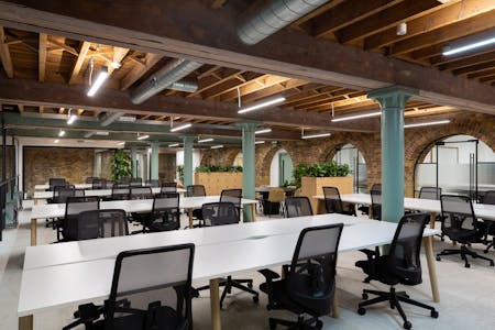 2 Pear Tree Court, Farringdon, Office To Let - 3rd Floor- Desk Area