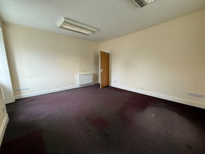 16 Muir Street, Hamilton, Office To Let - 20260323_121332606_iOS.jpg