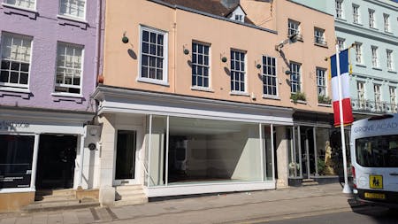 15 High Street, Windsor, Retail Lease Assignment - PXL_20250703_082648491.jpg
