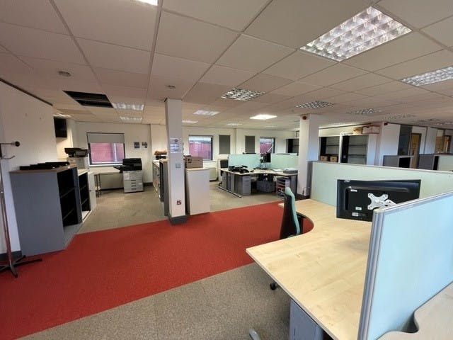 Office in Southampton - photo 2
