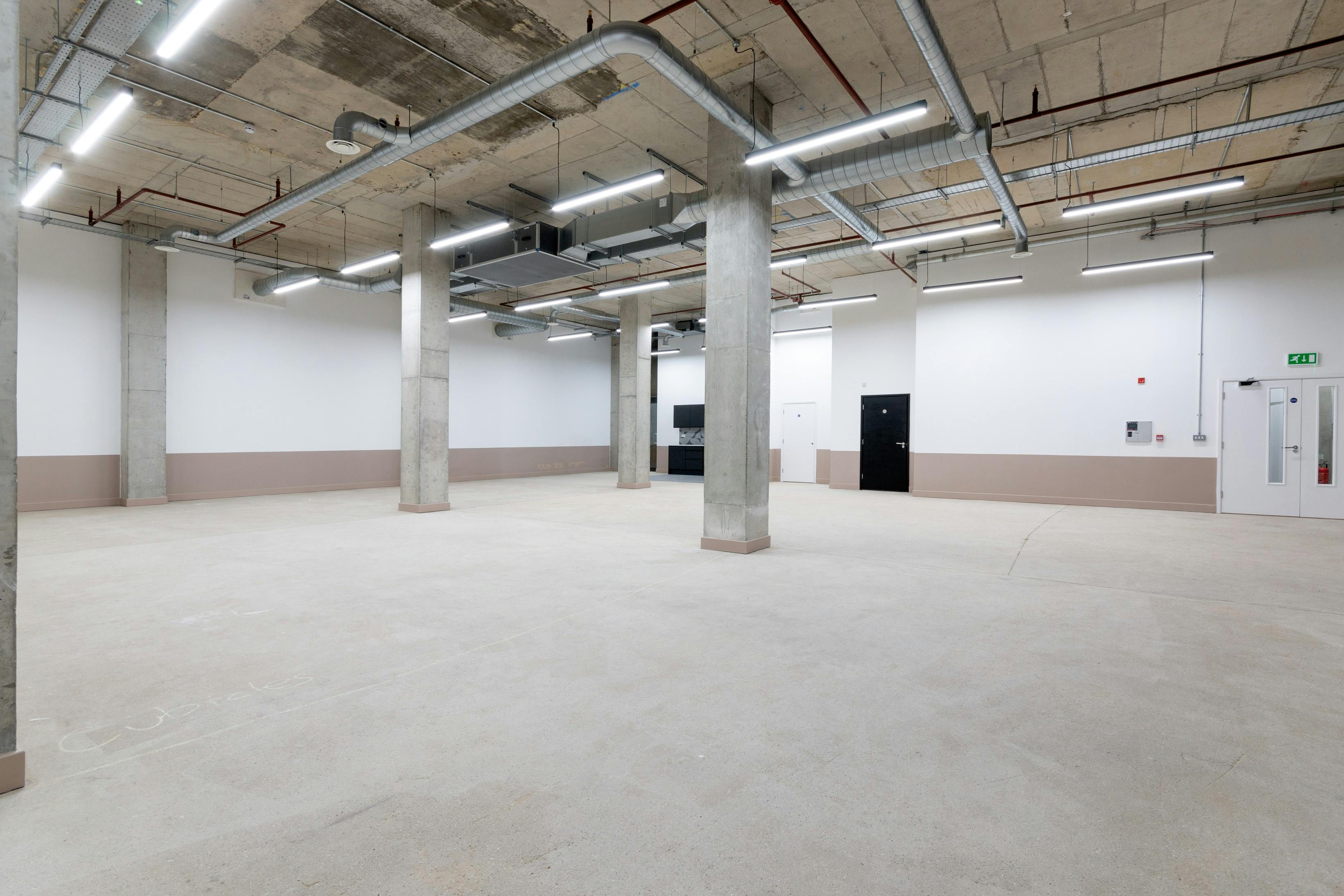 Industrial Unit in London - photo 4