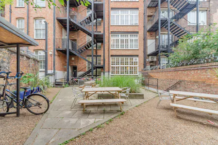 9 Holyrood Street, London, Office To Let - 8660235-exterior05.jpg