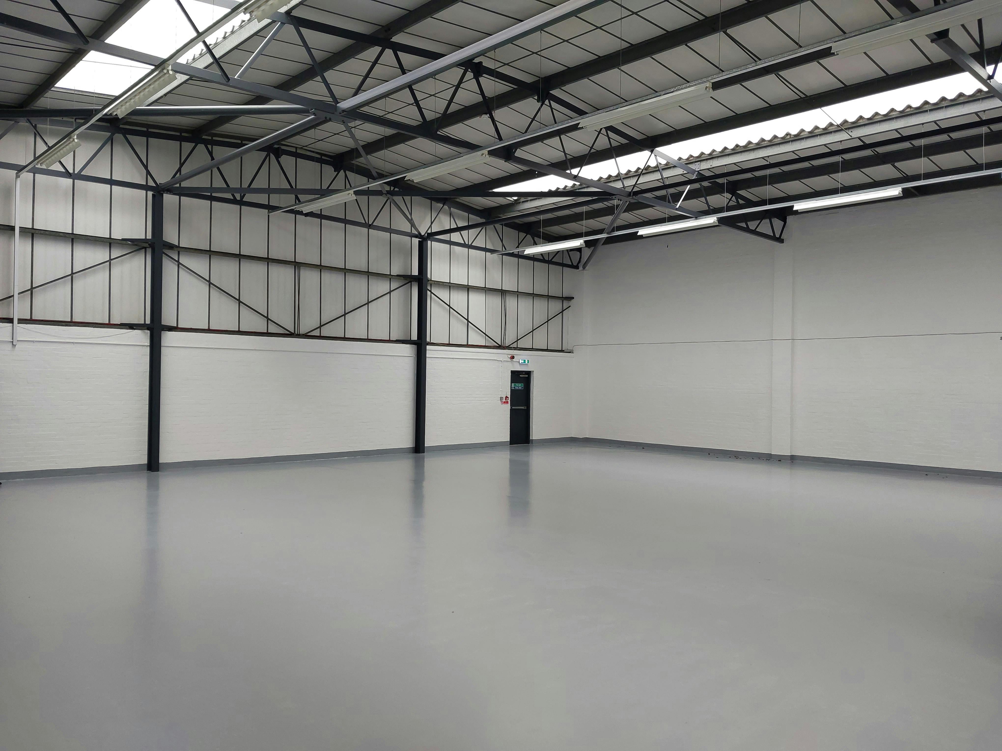 Unit 12, Bilton Industrial Estate, Bracknell, Industrial To Let - 20230320_142123.jpg