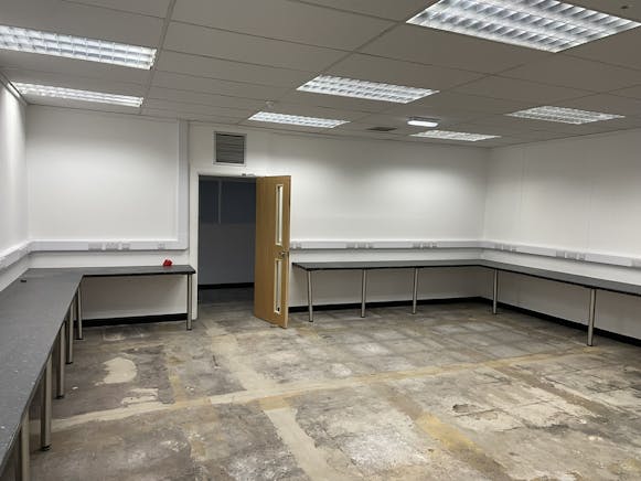 8 Castleham Road, St. Leonards-on-Sea, Industrial To Let - IMG_4058.JPEG