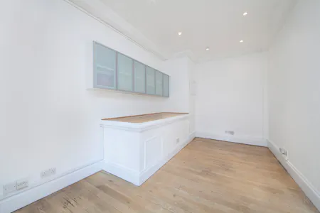 31 Windmill Street, London, Bar / Club / Mixed Use / Office For Sale - kitchen (2).jpg