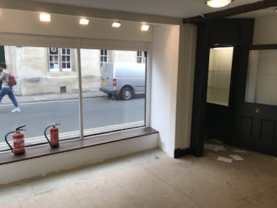 12 Turl Street, Oxford, Retail To Let - 12 Turl Street 4.jpg