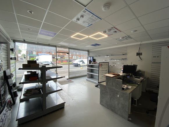 5 Brittany Court, Dunstable, Retail To Let - Image 4