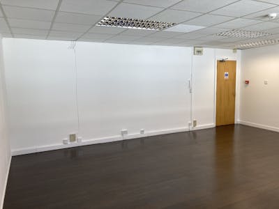 Suite 8, 2nd Floor, Brighton, Office To Let - IMG_9664.JPG