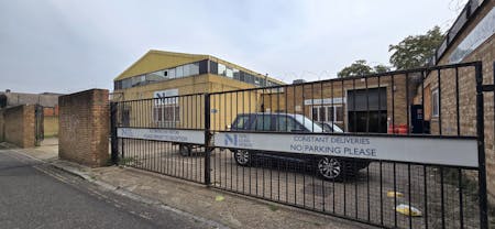 Winans Walk, London, Industrial / Office For Sale - 93fba90d37ad4526b1e528f89fea5aca.JPG