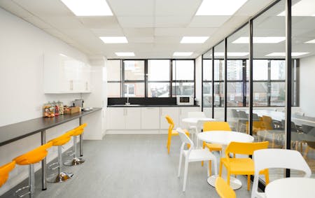 LUx Offices at Victory House, Chobham Street, Luton, Flex Office / Hot Desk / Managed Office / Office / Serviced Office / Virtual Office To Let - Image 10