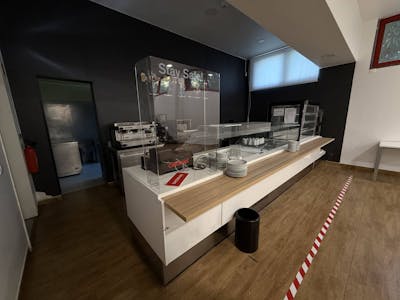 Carnaxide Armazém e Escritórios 4.200 m2, Rua das Quintinhas, 1, Carnaxide, Industrial / Logistics / Warehouse To Let / For Sale - IMG_0869 Large.jpg