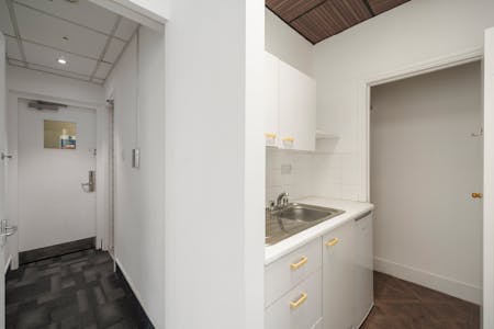 22 Eastcheap, London, Office To Let - com419620459.jpg