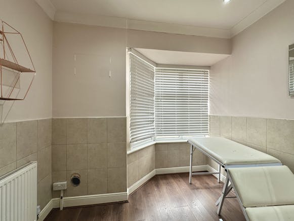 93 Stockingstone Road, Luton, Other / Retail For Sale - IMG_1484.JPG