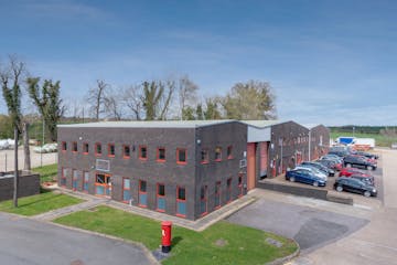 Unit 12, Field End, Crendon Industrial Park, Long Crendon, Industrial To Let - 12 Field End-4.jpg
