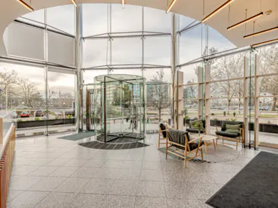 401 Grafton Gate, Milton Keynes, Office To Let - 401-grafton-298-510x382.jpg