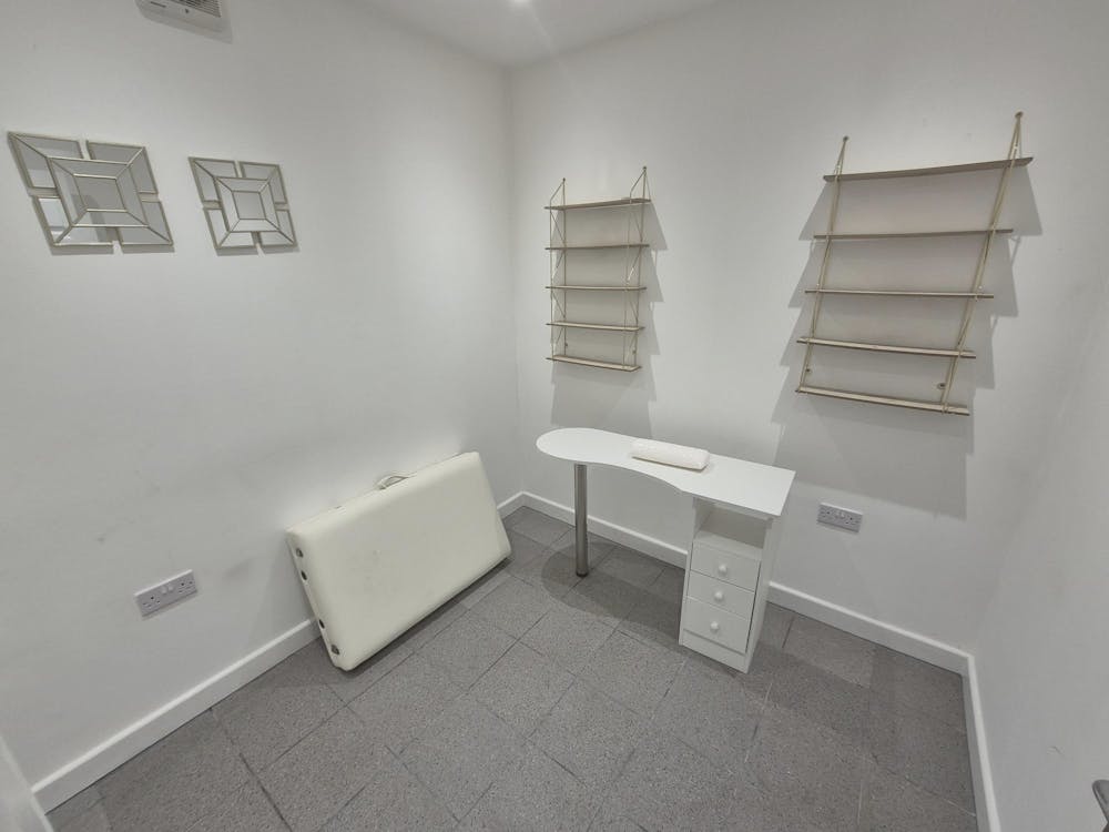 359 Ainsworth Road - Treatment Room