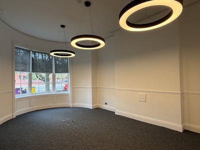 37 Park Square North, Leeds, Office To Let - 20260416_112811288_iOS.jpg