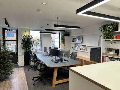 Ground Floor, 323 Kingston Road, Leatherhead, Office To Let - IMG_3337.JPG