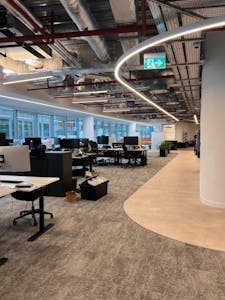 10 Exchange Square, London, Office Lease Assignment - Photo 10 - Desking .jpg