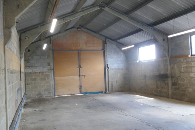 Unit 9, Crumps Farm, Sawbridgeworth, Industrial To Let - P1020925.JPG