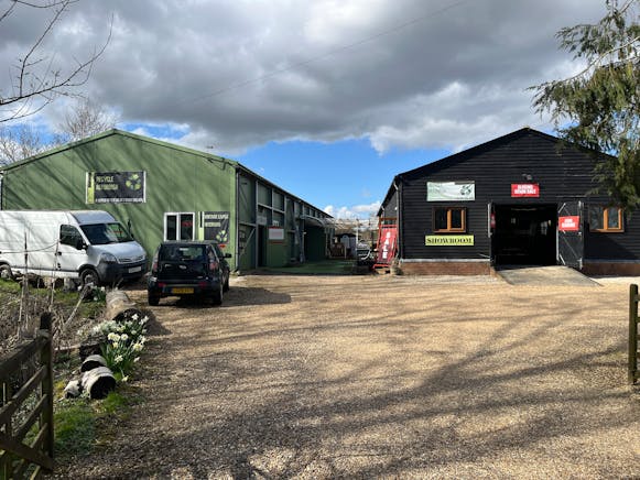 The Black Barn, Old Mill Barns, Leighton Buzzard, Offices To Let - 20250328_135056931_iOS.jpg