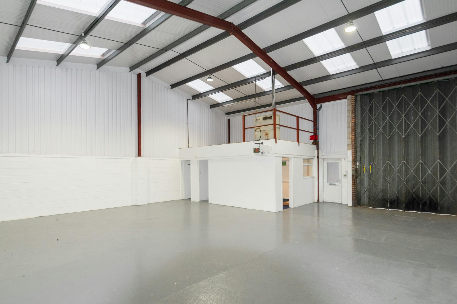 Industrial Unit in Verwood - photo 3
