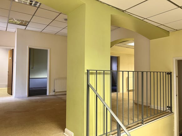 10-12 Wellington Street, Luton, Office / Other To Let - IMG_4638.JPEG