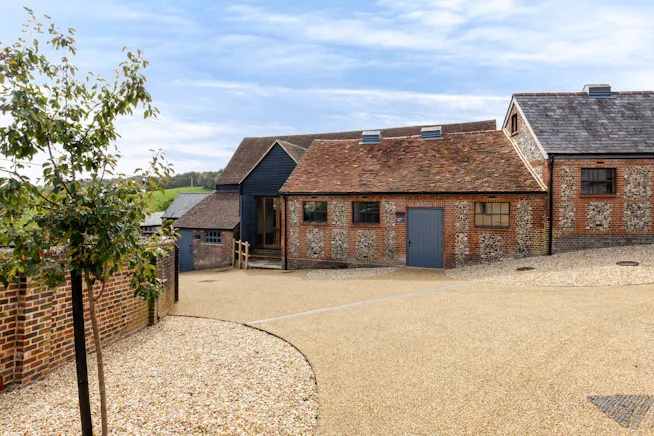 Manor Farm Barns, Hughenden Manor Estate, High Wycombe, Offices To Let - 115001 Manor Barn Farms (6).jpg