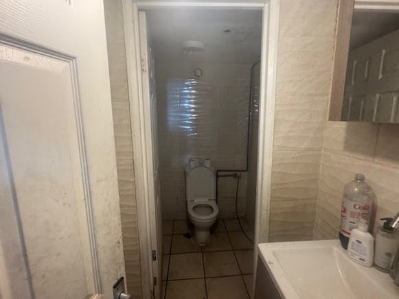 60 Parkway, London, Retail To Let - 5.jpg