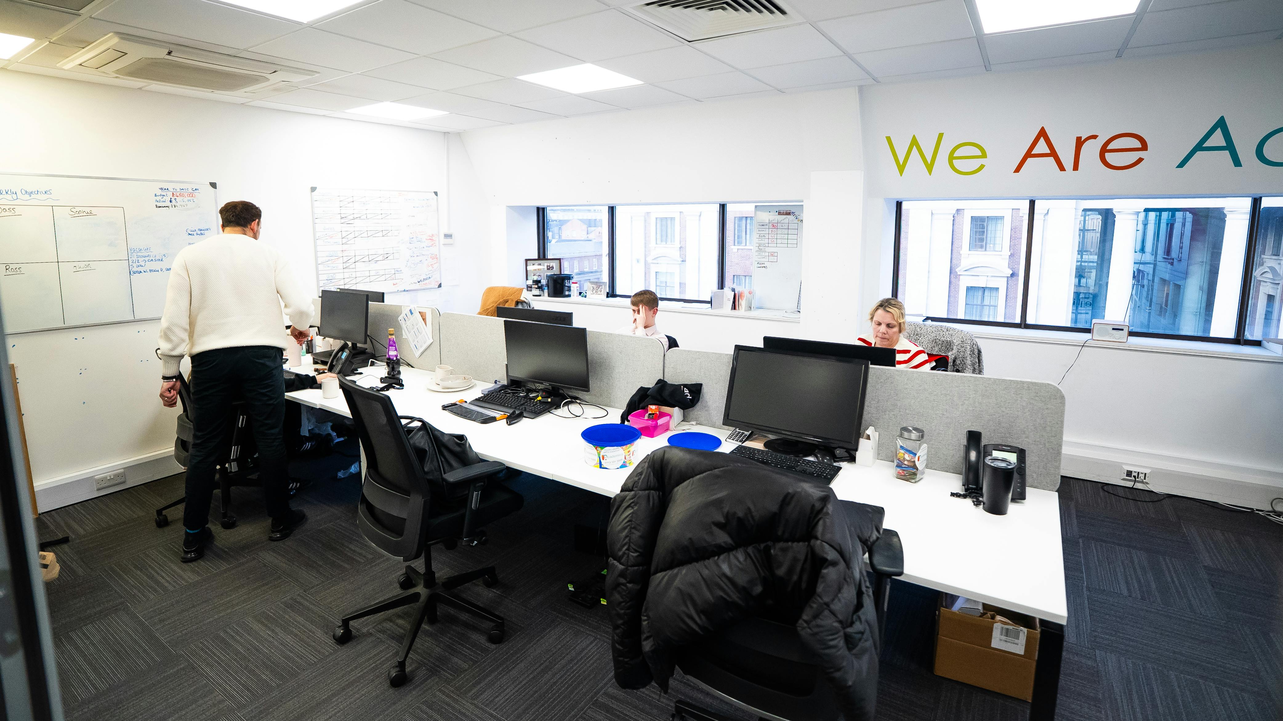 St. Andrews House, The Headrow, Leeds, Office To Let - DSC00205.jpg