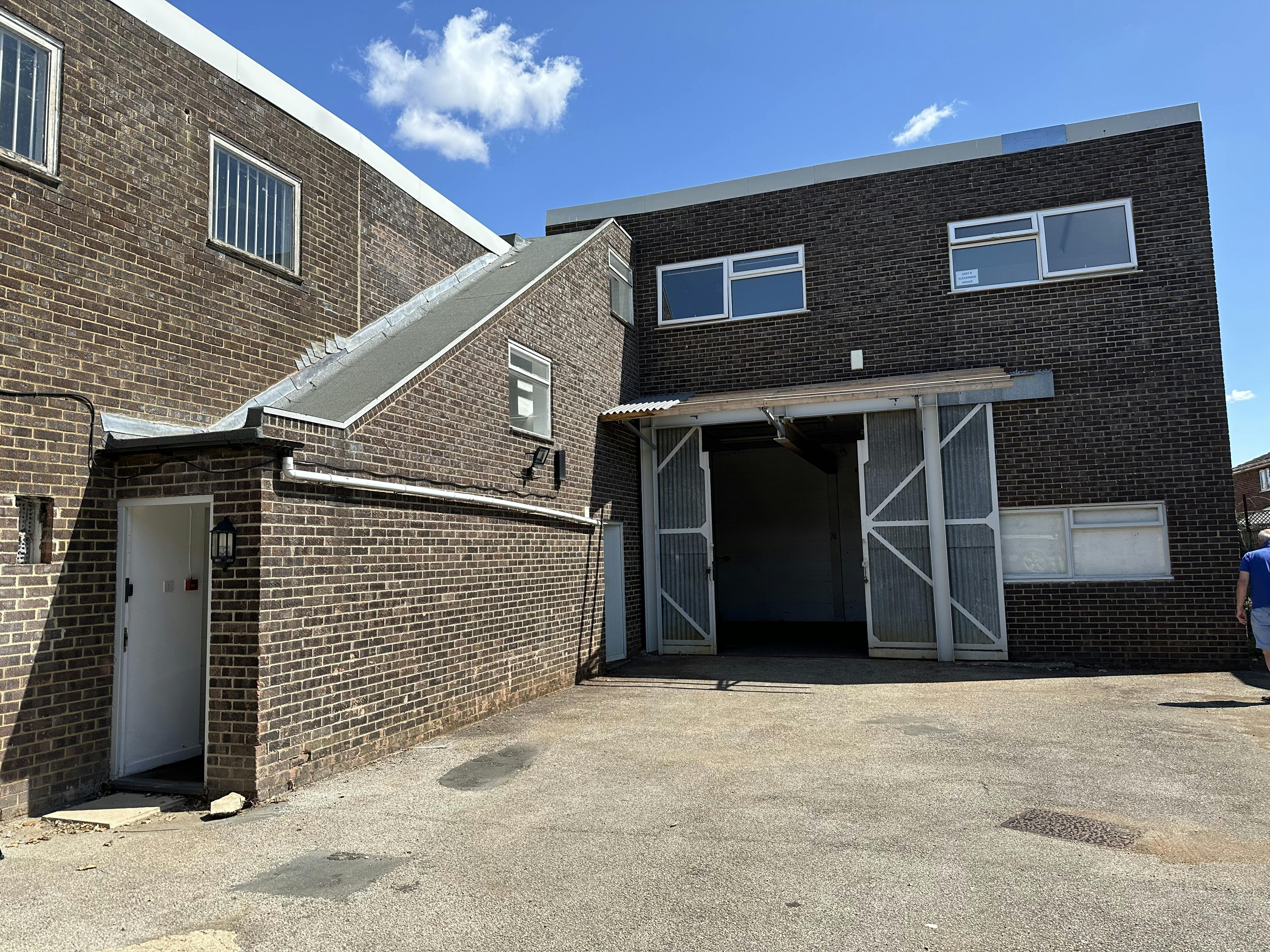 Unit 8, Alexander House, Thame Road, Haddenham, HP17 8BY, Haddenham, Industrial / Office To Let - IMG_1781.jpeg