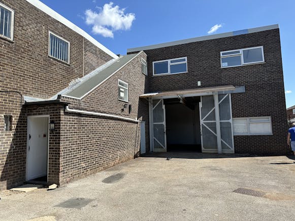 Unit 8, Alexander House, Thame Road, Haddenham, HP17 8BY, Haddenham, Industrial / Office To Let - IMG_1781.jpeg