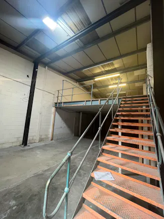 Unit 6, Hayes, Industrial To Let - 20260817_162727000_iOS 1 4.jpg