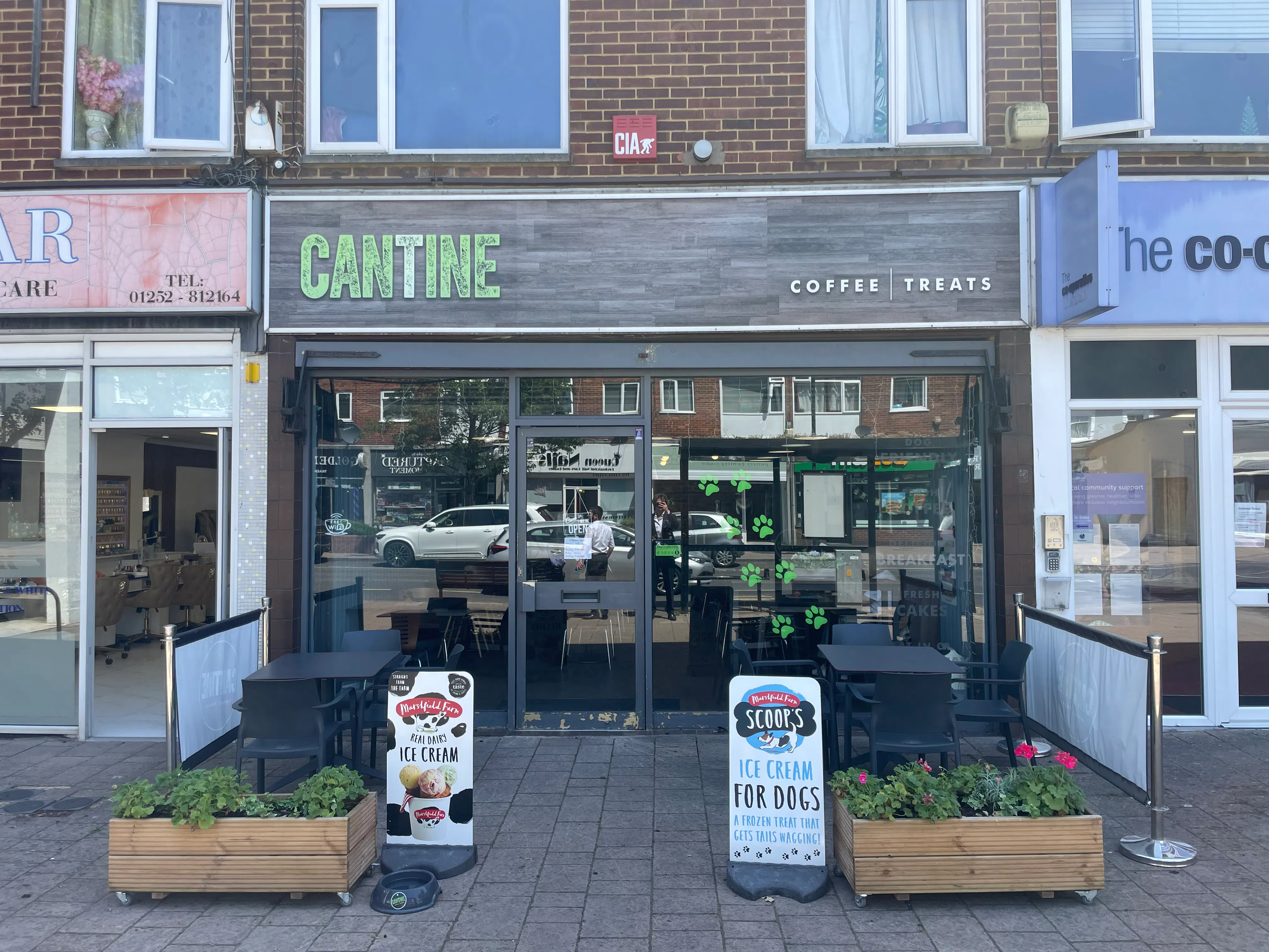 285 Fleet Road, Fleet, Retail To Let - IMG_4373.jpg