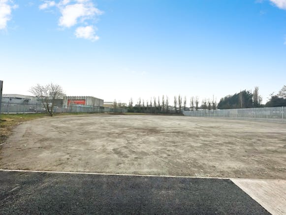 Yards - Rear Of Old Gas Works, Progress Road, Leigh On Sea To Let - 76ac8029IMG20250310WA0031.jpg