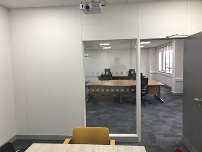 160 Falcon Road, London, Office To Let - IMG_0318.JPG